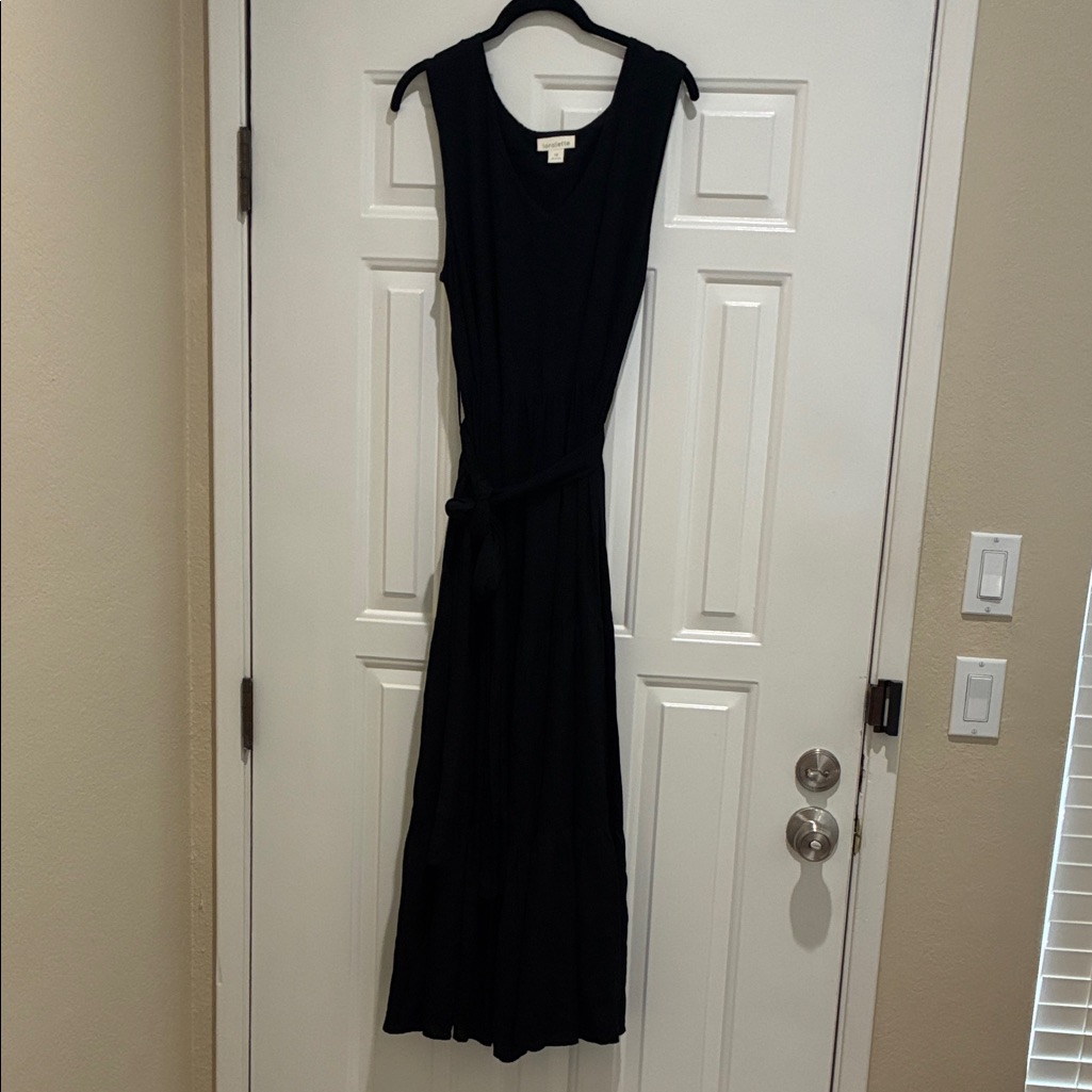 Loralette Nwot Black Viscose Sleeveless Tiered Dress